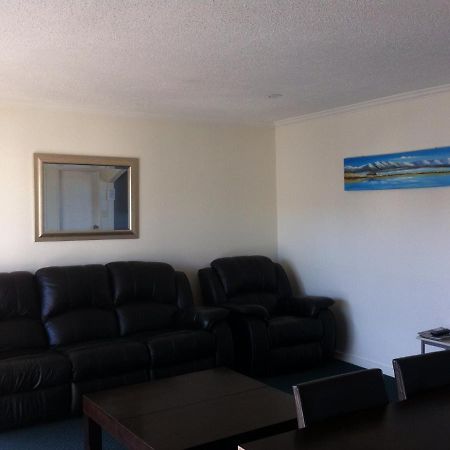 Hawks Inn Motel Upper Hutt Exterior foto